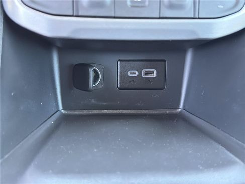 Used 2023 GMC Acadia SLE w/ Driver Convenience Package AWD/4WD image 16