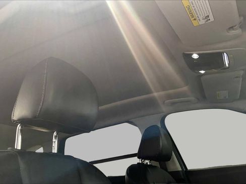 Used 2022 Kia Sorento S w/ Panoramic Sunroof Package AWD/4WD image 14