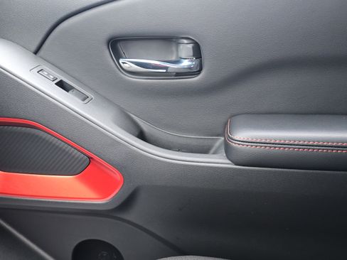 Certified 2025 Nissan Frontier PRO-4X w/ Interior Protection Package image 28