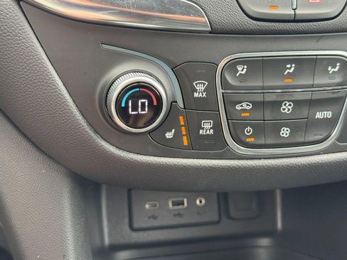 Used 2024 Chevrolet Equinox LT FWD image 20