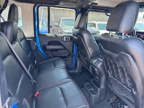 Used 2023 Jeep Wrangler Unlimited Rubicon w/ LED Lighting Group AWD/4WD image 16