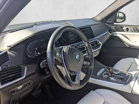 Used 2023 BMW X5 xDrive45e w/ Parking Assistance Package AWD/4WD image 10