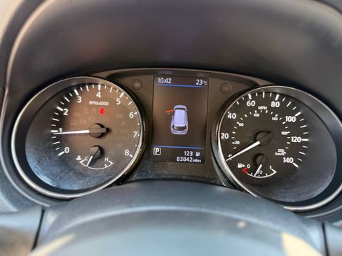 Used 2018 Nissan Rogue SV w/ Premium Package AWD/4WD image 13