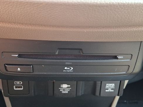 Certified 2024 Honda Odyssey Touring image 31