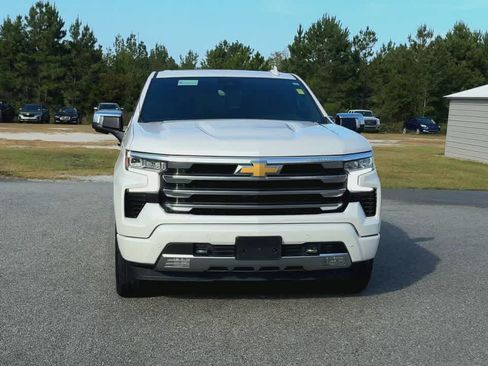Used 2025 Chevrolet Silverado 1500 High Country AWD/4WD image 3