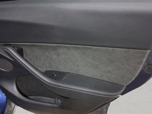 Used 2024 Tesla Model Y Performance image 17