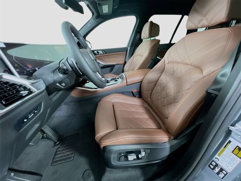 New 2026 BMW X5 xDrive40i w/ Climate Comfort Package image 11