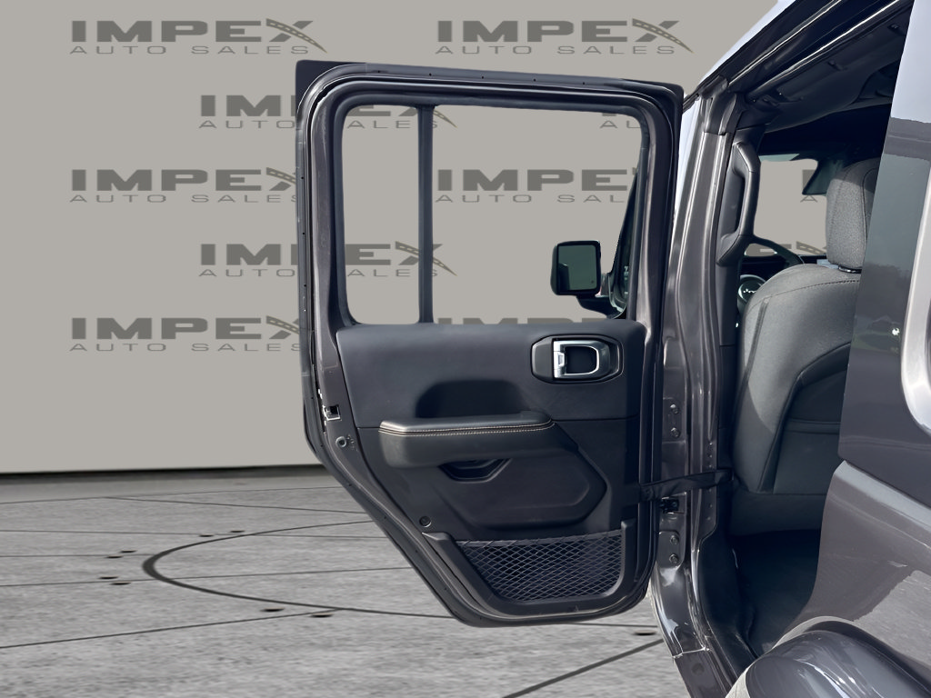 Used 2026 Jeep Wrangler Unlimited Sahara AWD/4WD image 25