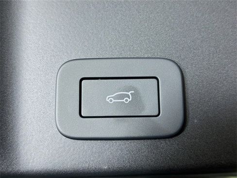 Used 2026 Land Rover Range Rover Evoque S image 26