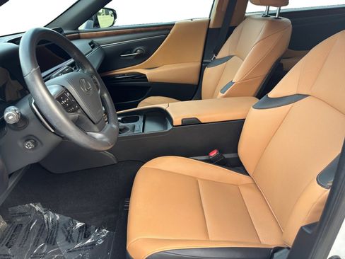 Used 2025 Lexus ES 350 w/ Premium Package FWD image 9
