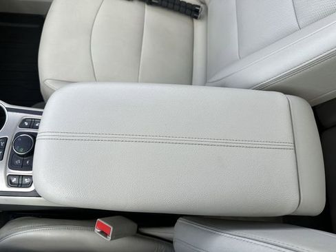 Used 2019 GMC Terrain Denali w/ GMC Pro Grade Package AWD/4WD image 25