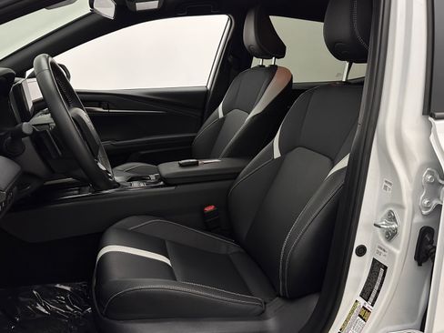 Used 2025 Toyota Camry LE image 14