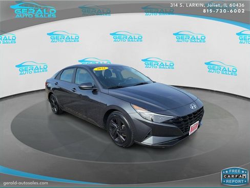 Used 2021 Hyundai Elantra SEL w/ Convenience Package image 9