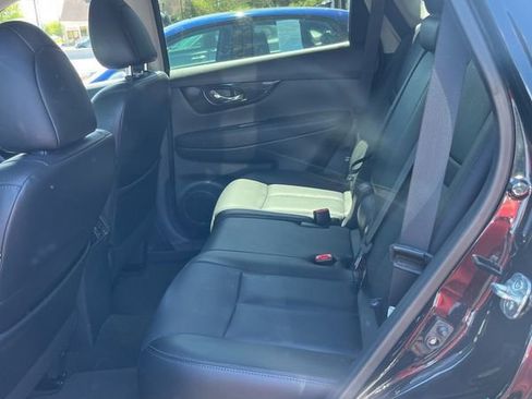 Used 2019 Nissan Rogue SL w/ Premium Package AWD/4WD image 10