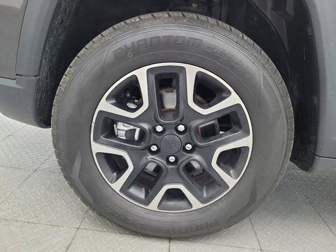 Used 2019 Jeep Compass Trailhawk w/ Cold Weather Group AWD/4WD image 31