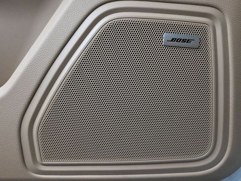 Used 2025 Porsche Macan image 17