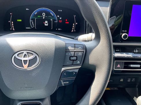 Used 2025 Toyota Camry LE FWD image 25