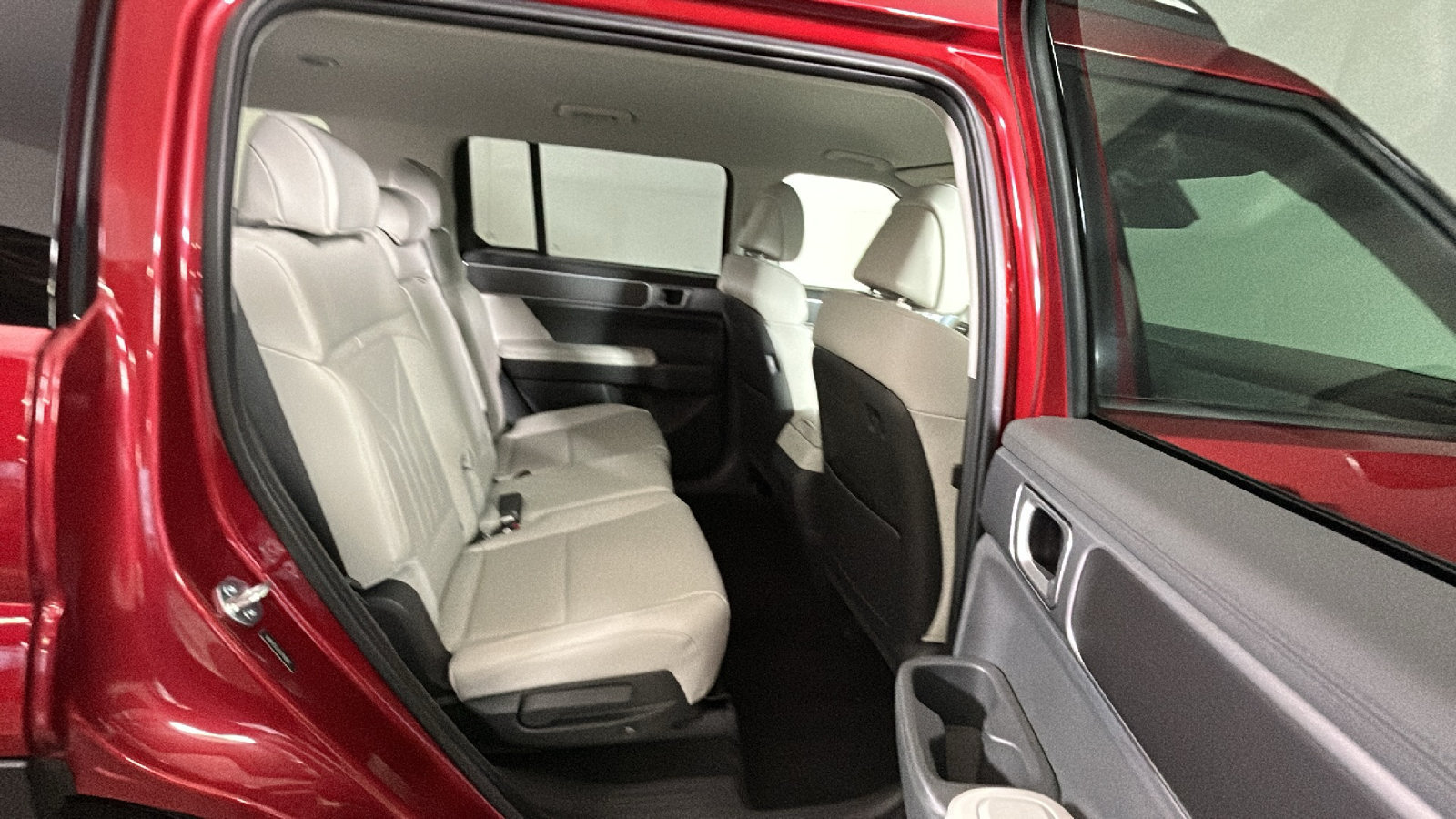 Used 2026 Hyundai Santa Fe SEL AWD/4WD image 36