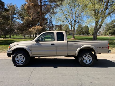 Used 2001 Toyota Tacoma 4x4 Xtracab V6 image 2