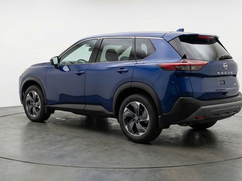 Used 2025 Nissan Rogue SV AWD/4WD image 6