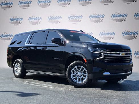 Used 2023 Chevrolet Suburban LT RWD image 2