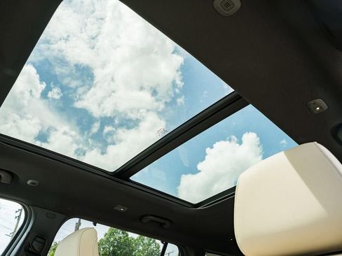 New 2025 Jeep Grand Cherokee L Limited w/ Luxury Tech Group II image 33