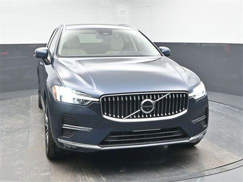 Used 2023 Volvo XC60 B5 Plus w/ Climate Package image 2
