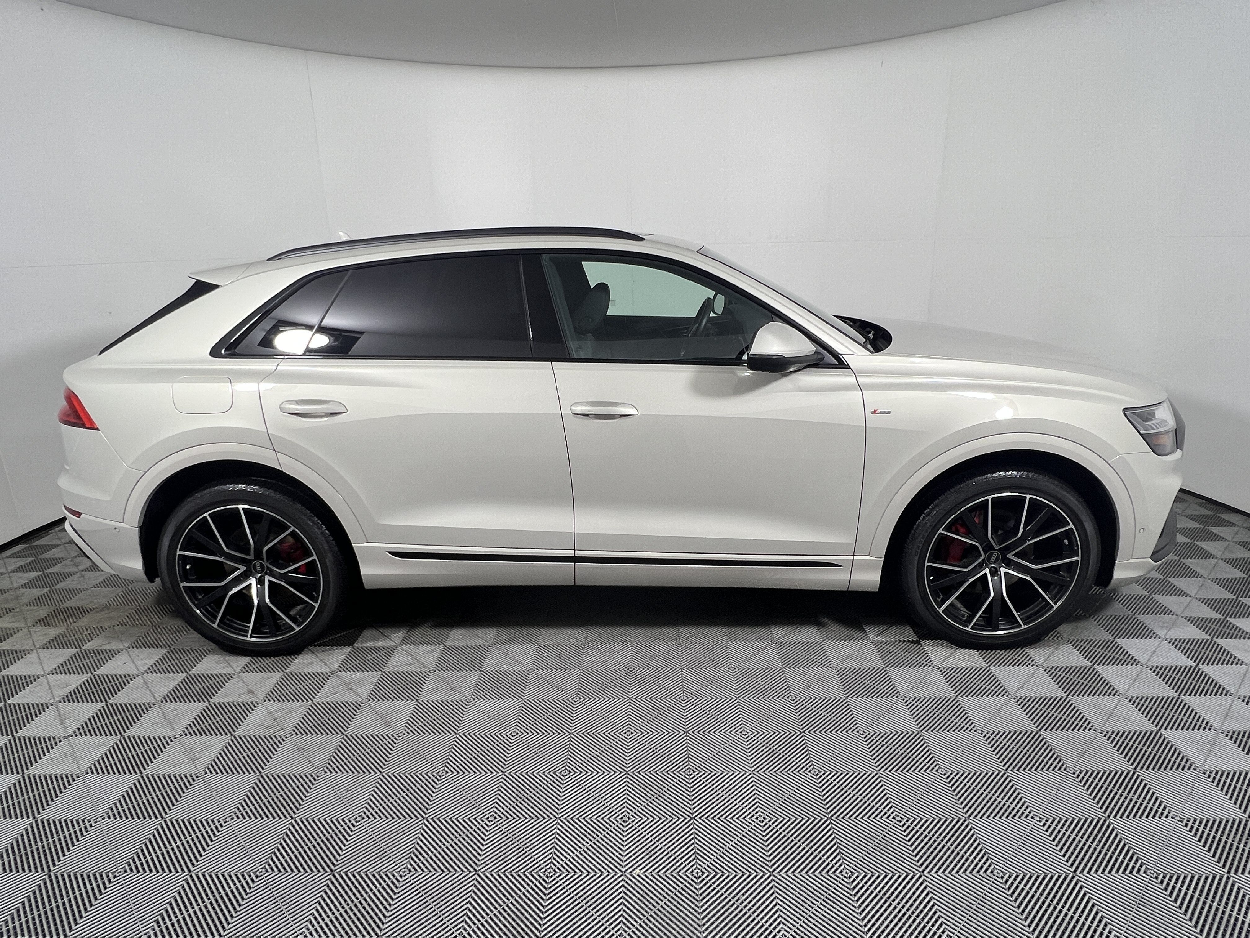 Used 2023 Audi Q8 Prestige AWD/4WD image 6