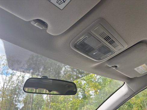 Used 2022 Honda HR-V LX image 14