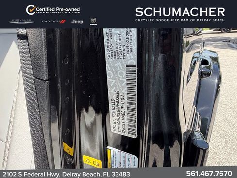 Used 2023 Jeep Wrangler Unlimited Sahara AWD/4WD image 17