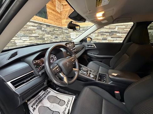 Used 2022 Mitsubishi Outlander ES AWD/4WD image 10