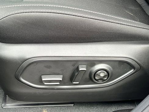 New 2025 Jeep Grand Cherokee Laredo image 10