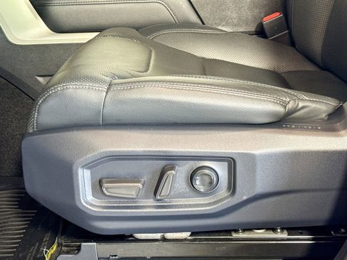 Used 2022 Toyota Tundra Limited w/ TRD Off-Road Package image 18