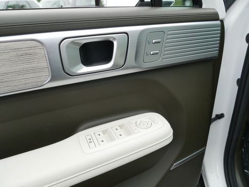 Certified 2025 Hyundai Santa Fe Calligraphy FWD image 15