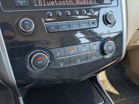 Used 2014 Nissan Altima 2.5 S w/ Sport Value Package FWD image 18