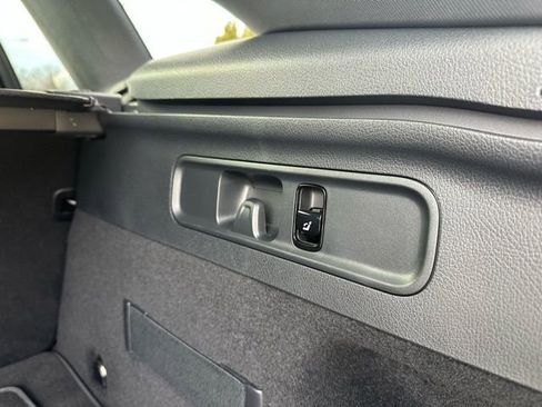 Certified 2025 Mercedes-Benz GLC 300 4MATIC image 39