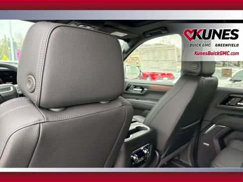 New 2026 GMC Yukon XL Denali w/ Sun & Power Step Package AWD/4WD image 28