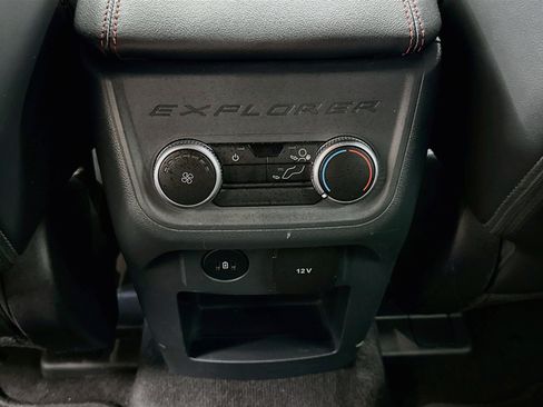 Used 2025 Ford Explorer ST-Line w/ ST-Line Street Pack AWD/4WD image 27