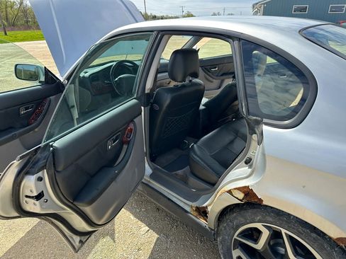 Used 2004 Subaru Outback Limited AWD/4WD image 10
