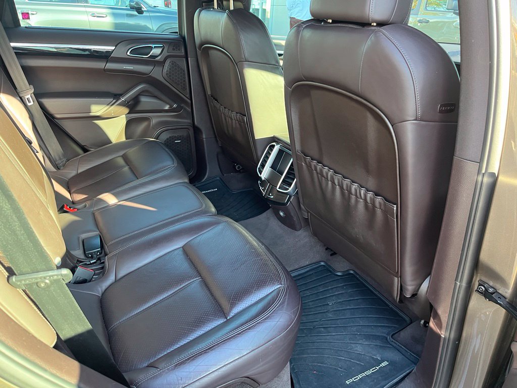 Used 2012 Porsche Cayenne AWD/4WD image 6
