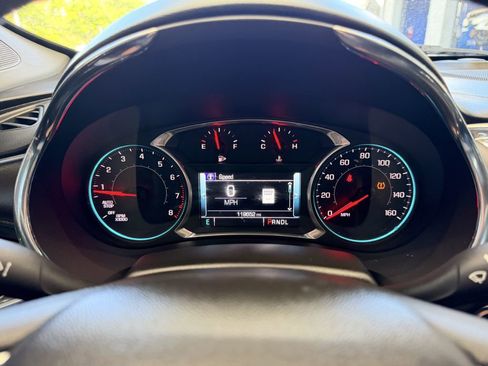 Used 2017 Chevrolet Malibu LT w/ Leather Package FWD image 12