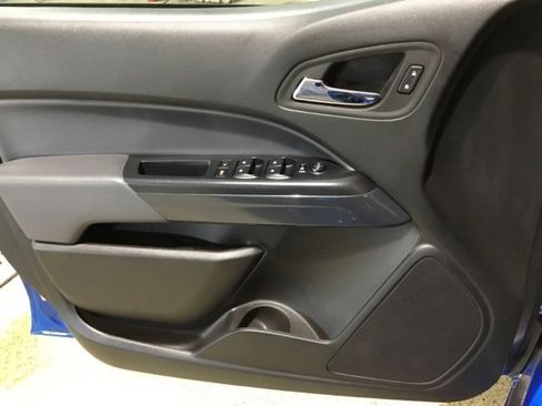 Used 2022 Chevrolet Colorado Z71 image 37