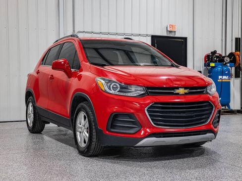 Used 2017 Chevrolet Trax LT FWD image 7