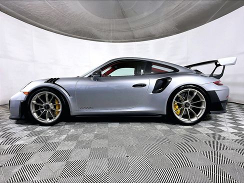 Used 2018 Porsche 911 GT2 RS RWD image 2