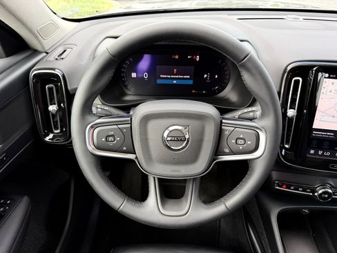 Certified 2023 Volvo XC40 B5 Plus w/ Driver Assist Package AWD/4WD image 25
