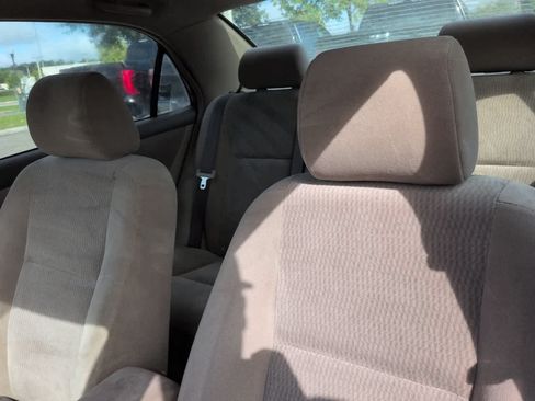 Used 2005 Toyota Corolla LE w/ Audio Value Pkg FWD image 8