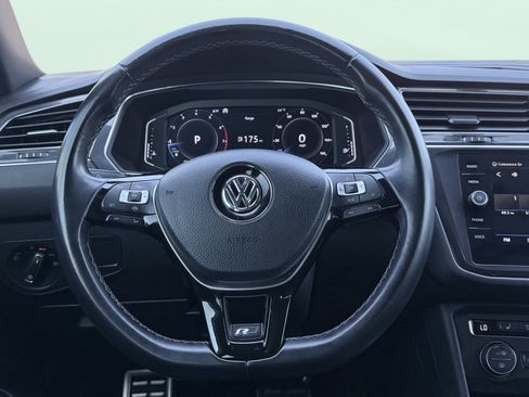 Used 2019 Volkswagen Tiguan SEL R-Line FWD image 19