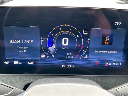 Used 2025 Chevrolet Traverse LT w/ Driver Confidence Package AWD/4WD image 11