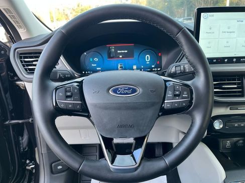 New 2025 Ford Escape SE w/ PHEV Premium Package image 18