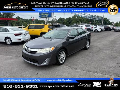 Used 2012 Toyota Camry XLE FWD image 3